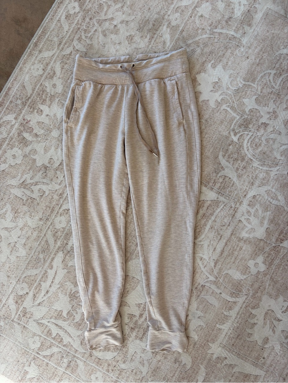 Travis Mathew women’s small Neutral Cream Jogger Pants like new